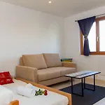 בית נופש Mirabelle By Interhome